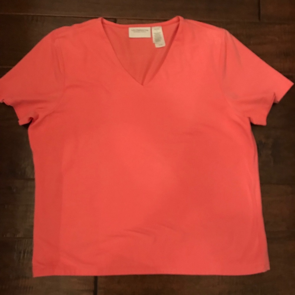 Liz Claiborne Lizsport Salmon-Colored V-neck Top - Size Petite Large 🔸